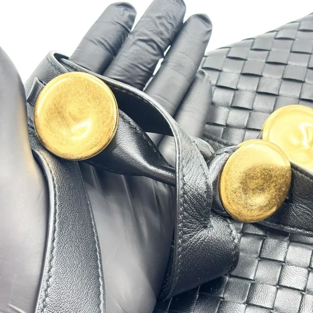 Bottega Veneta delivery duty